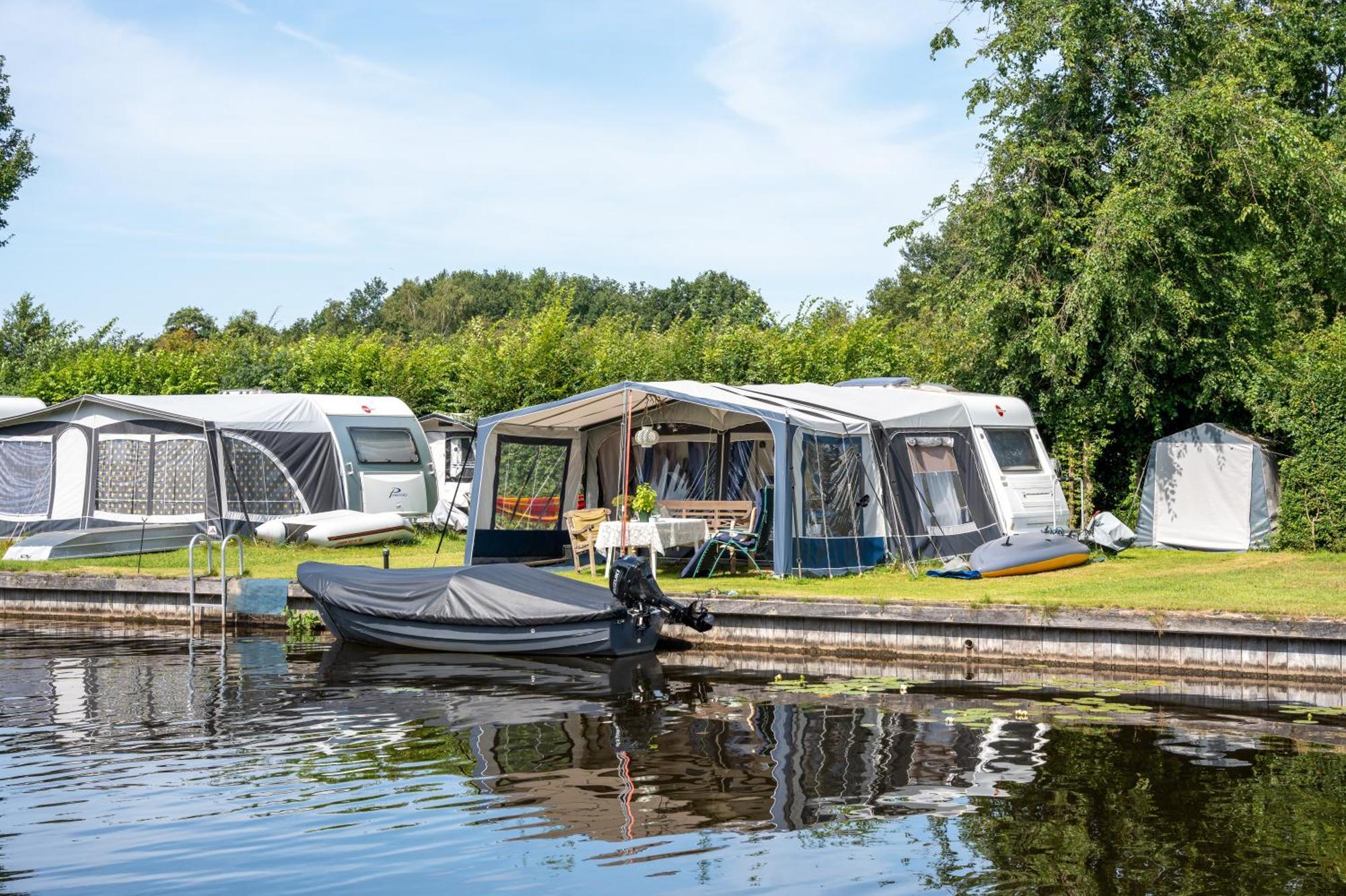 Recreatiecentrum De Kluft Ossenzijl Luaran gambar